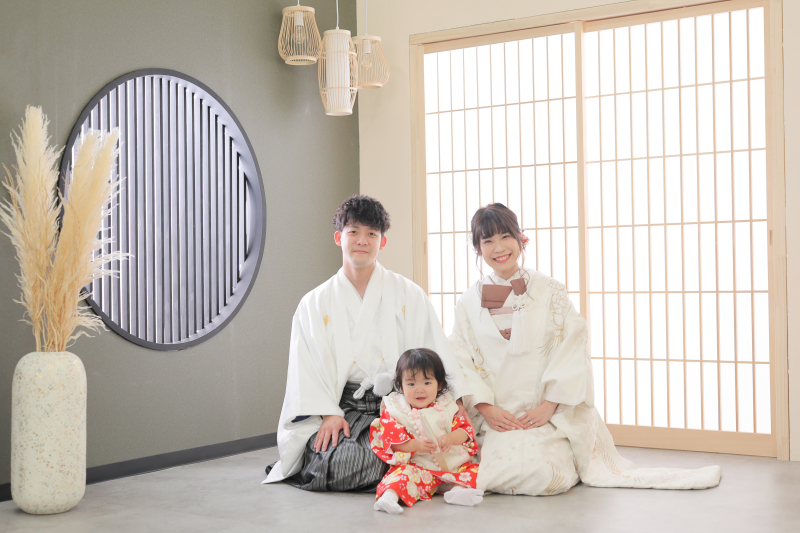 正座で家族写真!