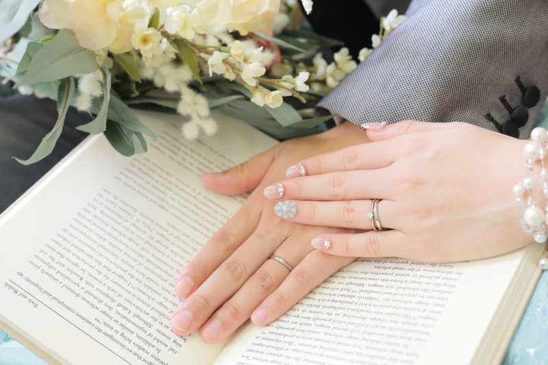 優しく手を重ねて♪