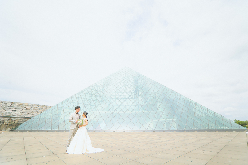 ガラスのピラミッド