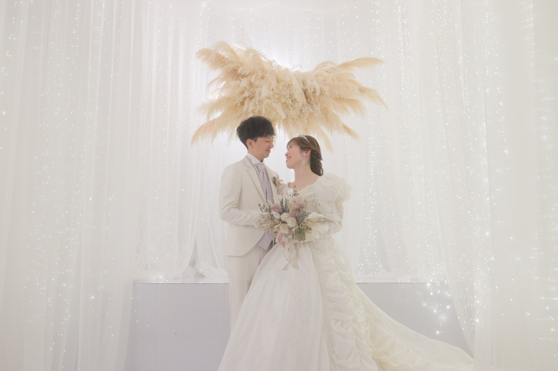 幻想的なセットで