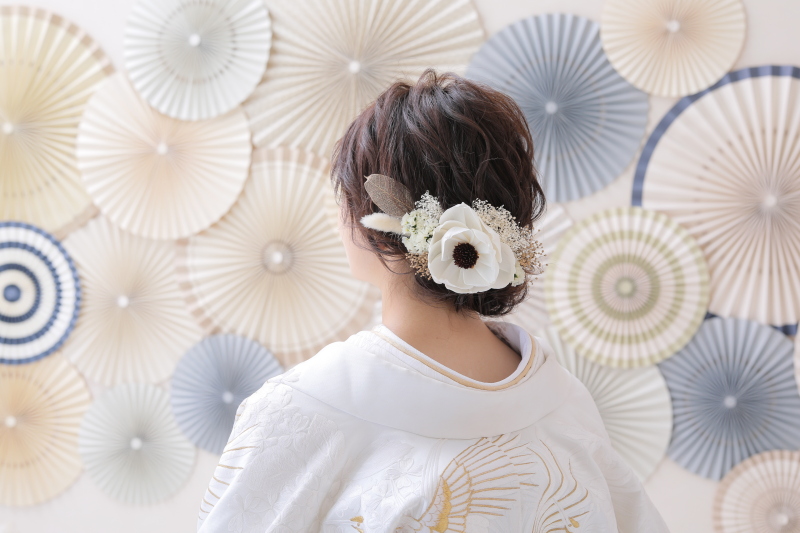 アネモネを使った大人ナチュラルな髪飾り