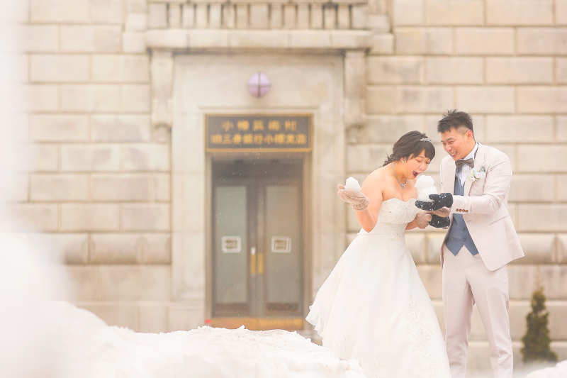 雪だるまをぱくっ!