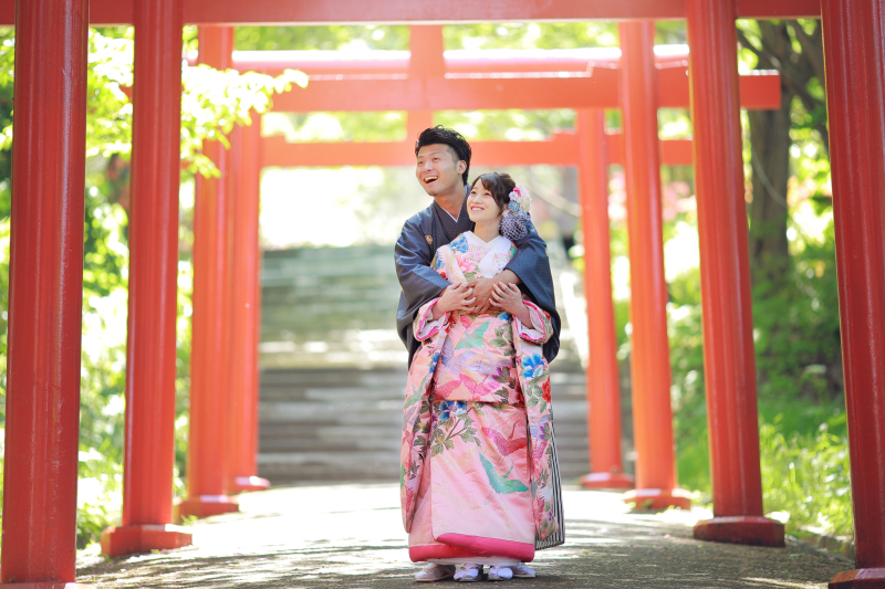 朱色の鳥居が写真映え◎