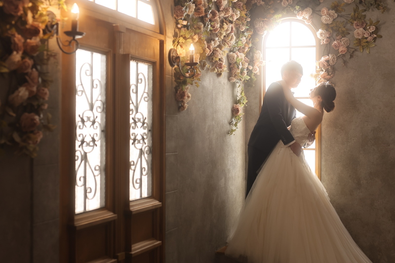 抱き寄せるように