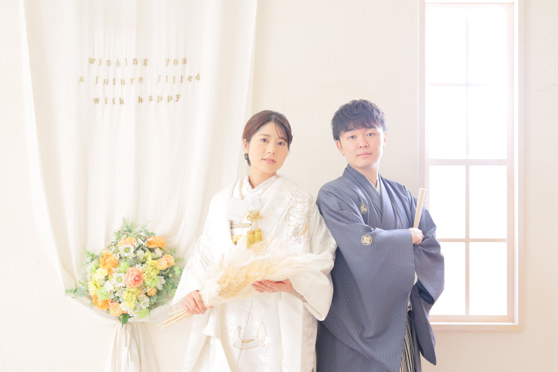 背中合わせで・・