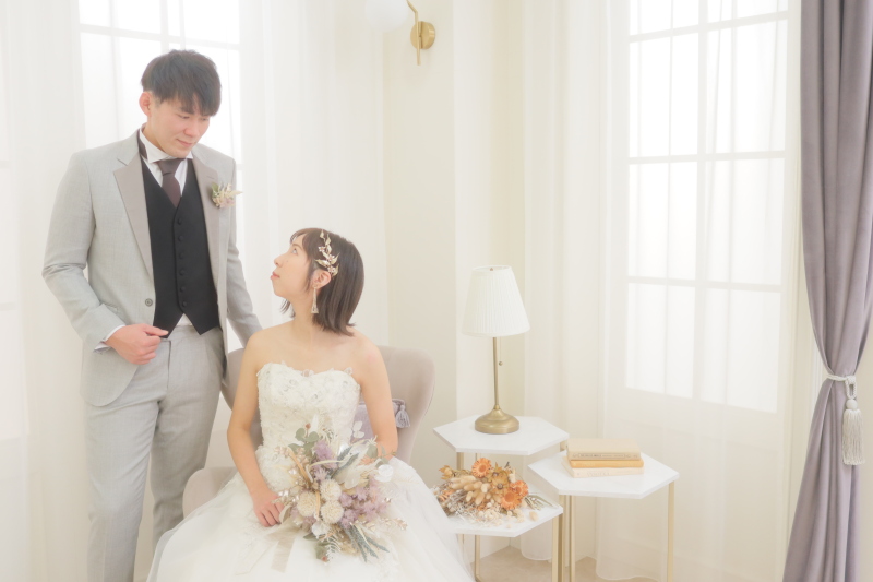 シンプルな背景で