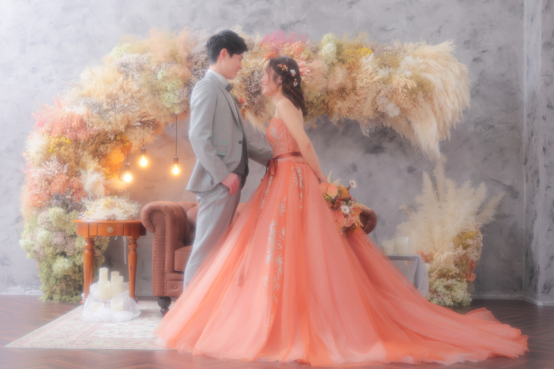 カラードレス×ドライフラワーでオシャレに♡