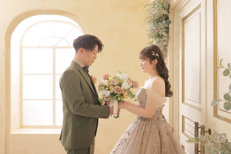 一緒にブーケをもって