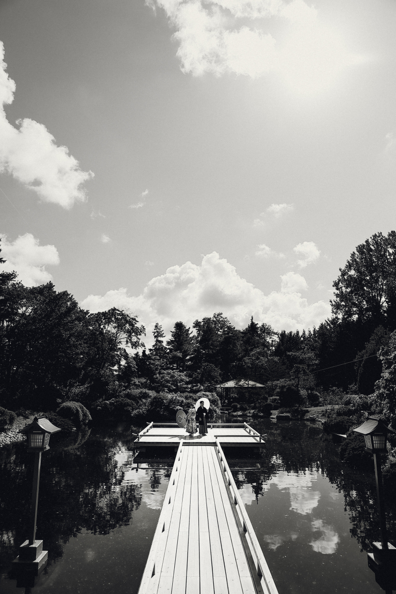 今度はモノトーンで