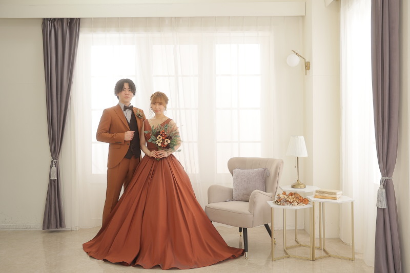 全身でカチッとしたお2人の立ち姿も