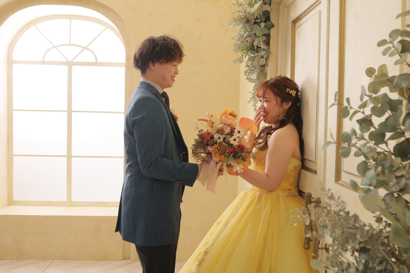 一緒にブーケをもって