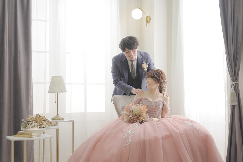 後ろから肩トントン♡