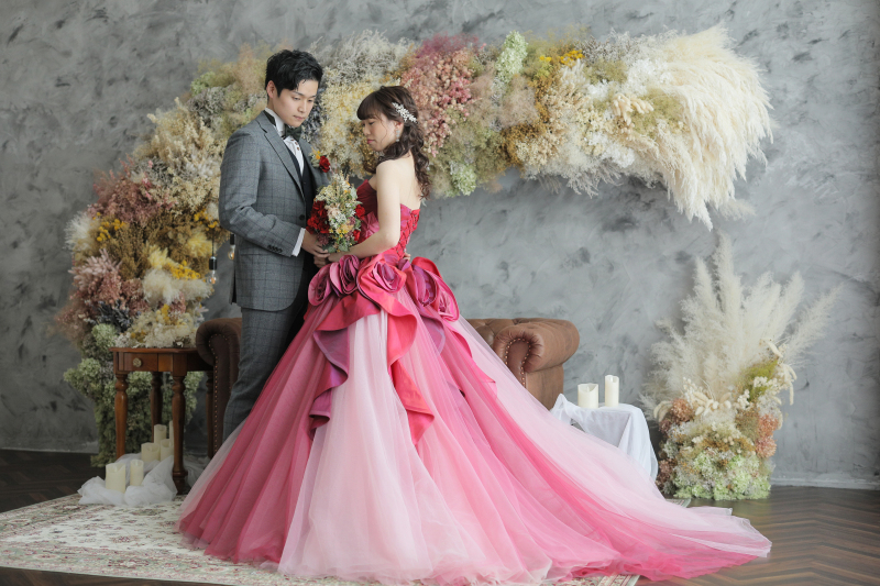 洋装は大人な雰囲気に華やかさをプラス♡