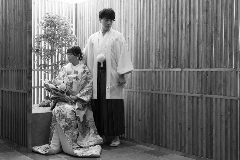 目線を外してしっとりと…