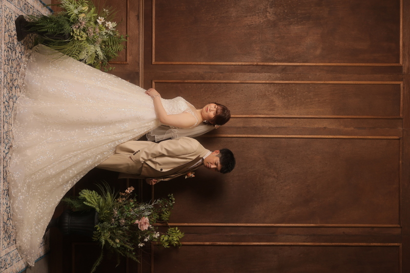 ウェディングドレスに着替えてクールに