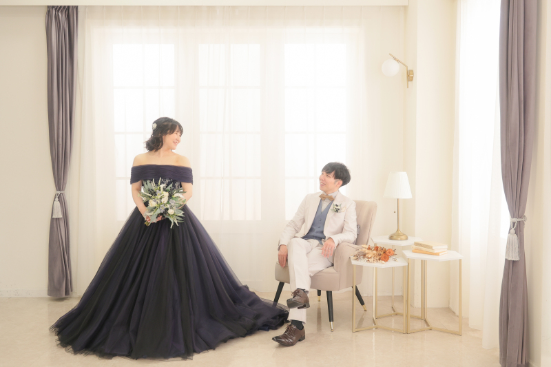 3着目はカラードレスと白いタキシードで