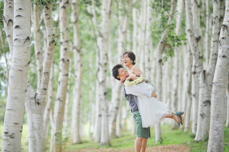 シラカバの木と一緒に