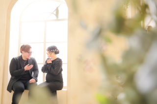 私服2着でのスタジオ撮影