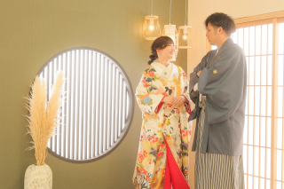 和モダンな部屋と華やかな金箔で【Modernスタジオ】