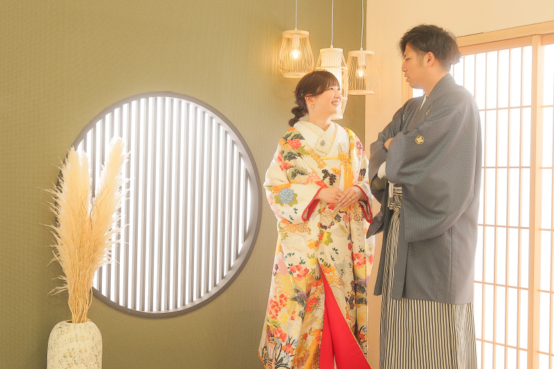 和モダンな部屋と華やかな金箔で【Modernスタジオ】