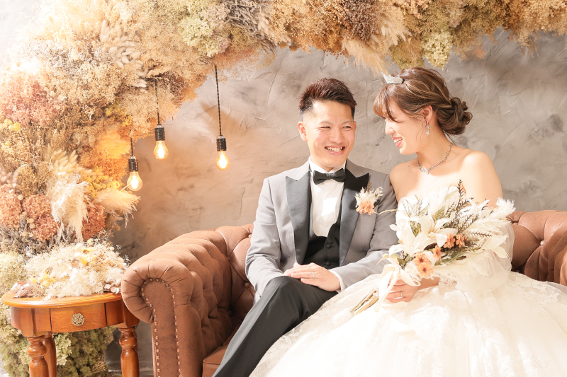 同じ背景でも明るさ・色味を変えると