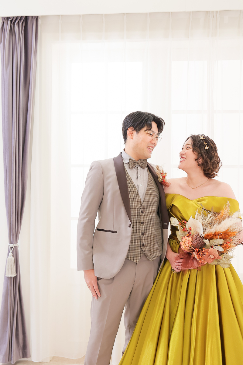 今度はカラードレスにチェンジ！