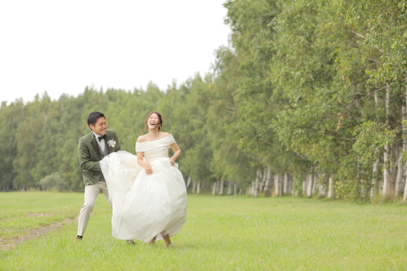 シラカバ並木の道で～