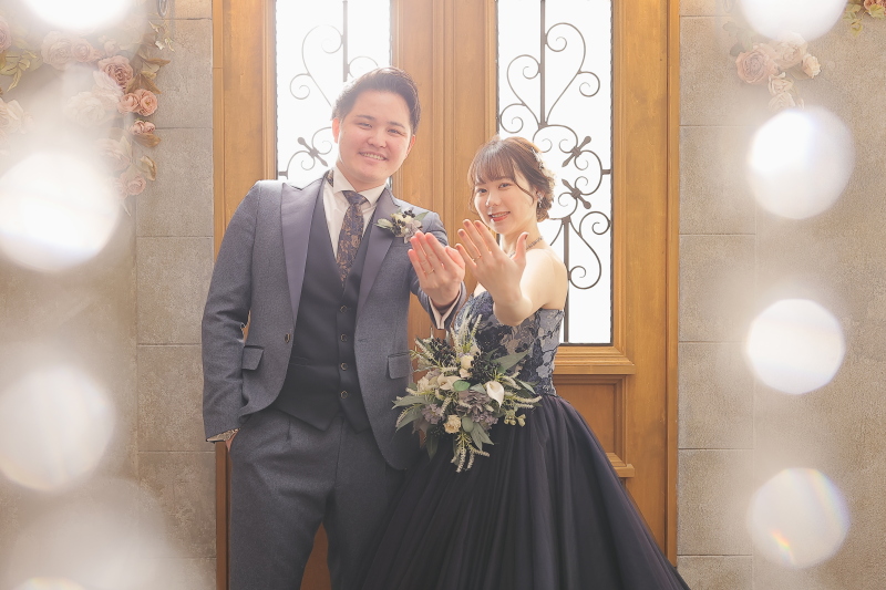 指輪見せポーズ