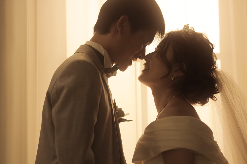 照明を落として