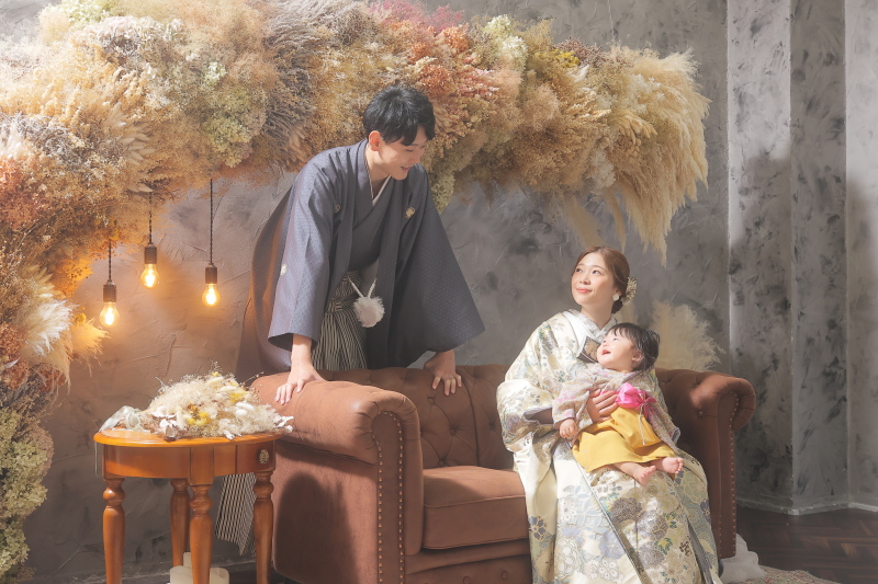 優しく見守るように