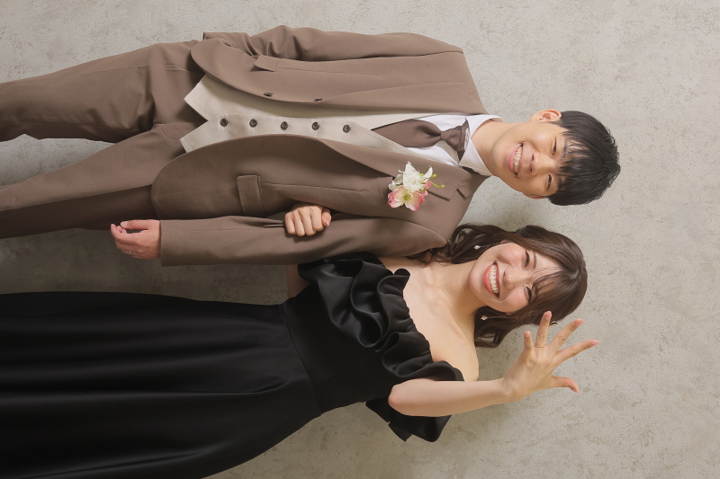 指輪見せポーズ