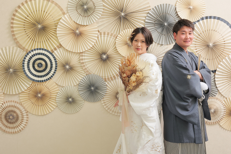 背中合わせで＊