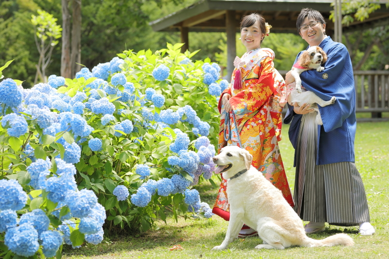 ペットと仲良く家族写真❁
