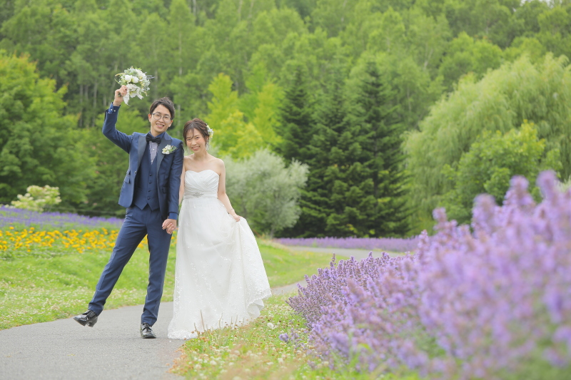 お花畑の小道でハイ、チーズ❁