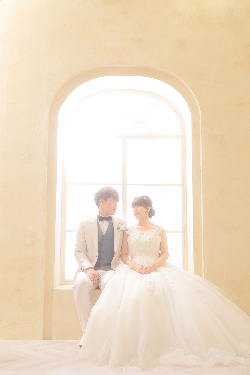 窓から差す光と共に