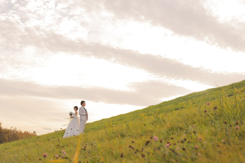 広大な空と共に