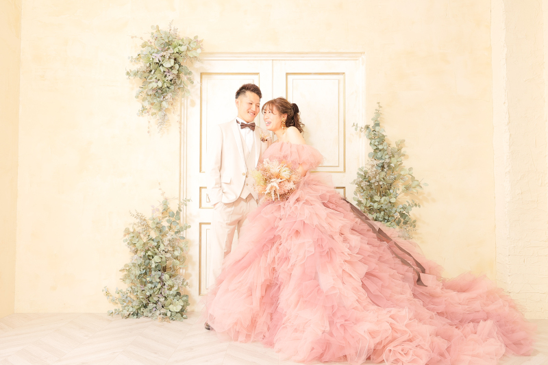 今度はカラードレスにチェンジ!