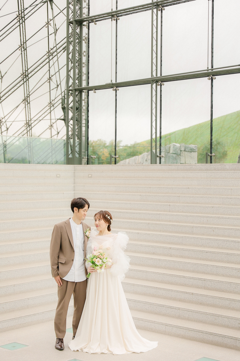 今度はガラスのピラミッドの内部へ!