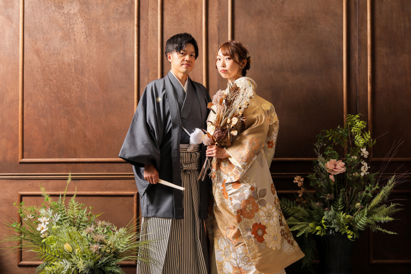 木の壁をメインにしたシンプルな背景