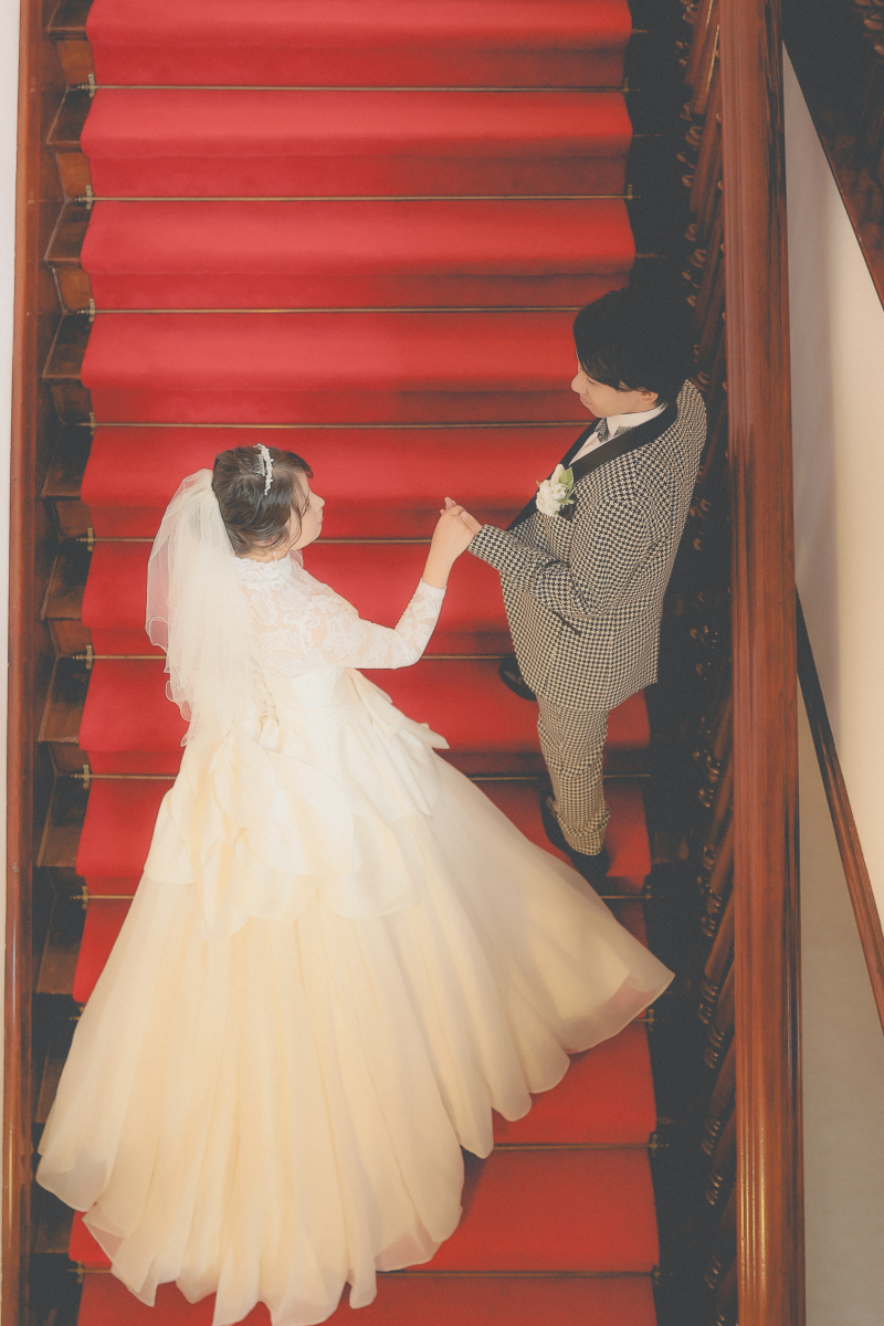 階段を使ったバックショット