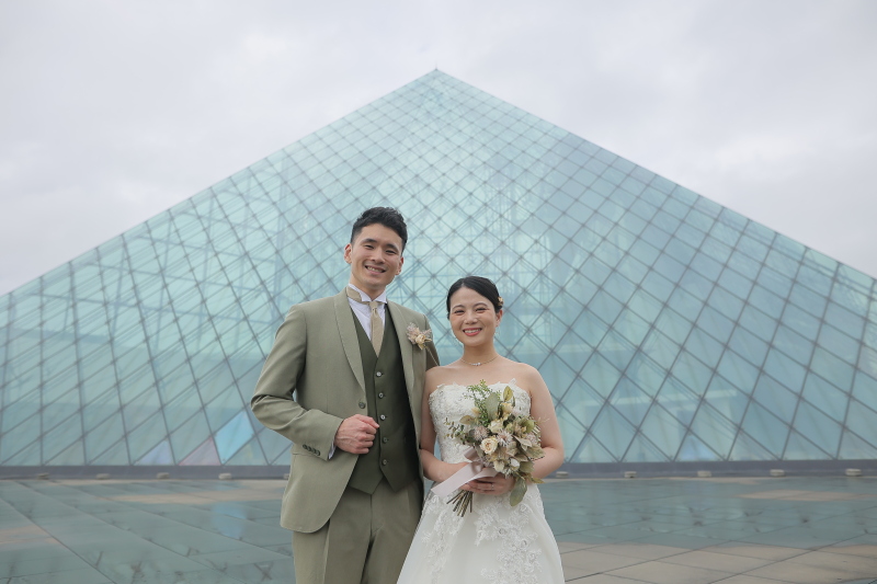 寄り添うように