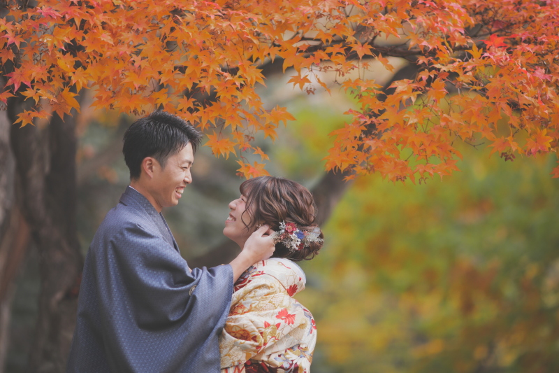 色づくモミジに和装が最高の組み合わせ！