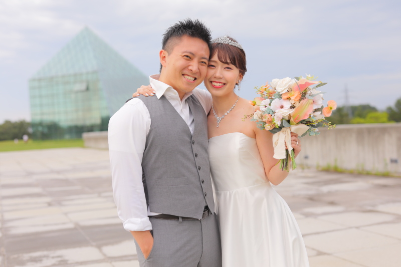 ピラミッド前で仲良しショット♪