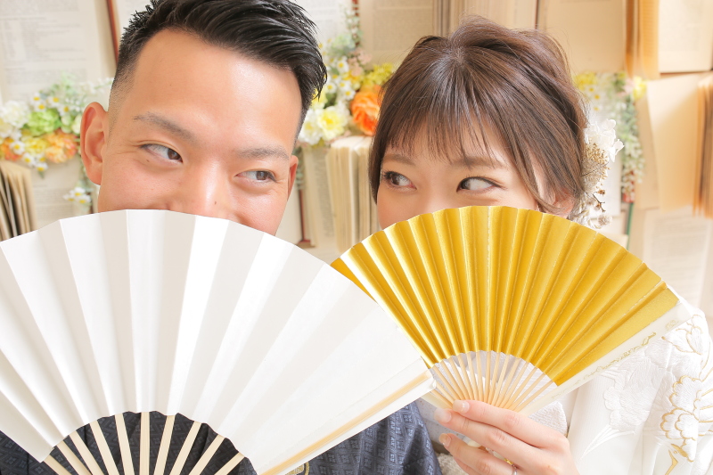 扇子でギュッと♡