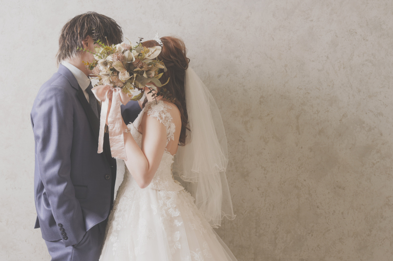 お顔を隠したオシャレポーズ♪