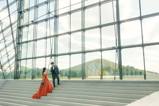 ガラスのピラミッド内で撮影！