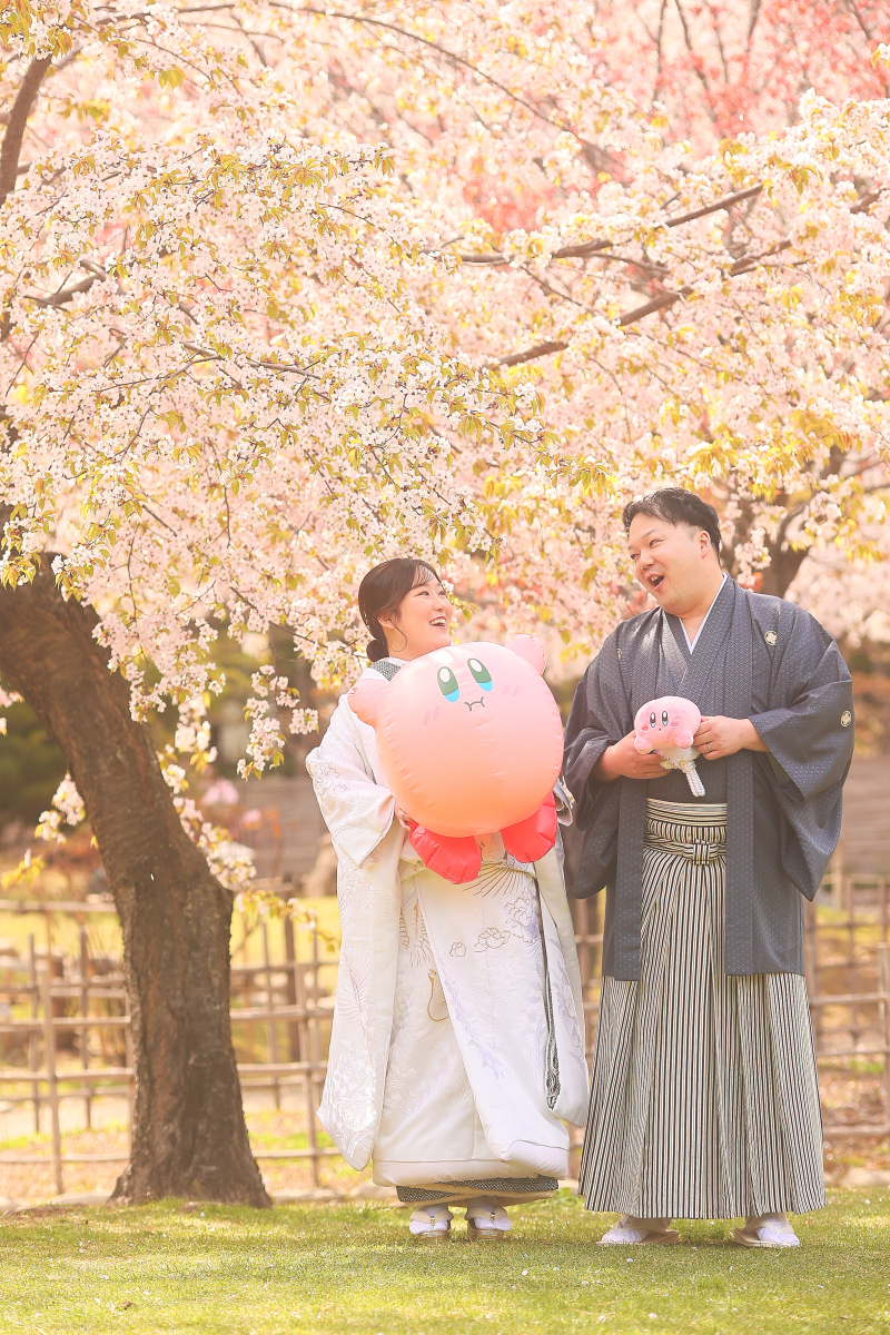 桜の下で仲良く♪