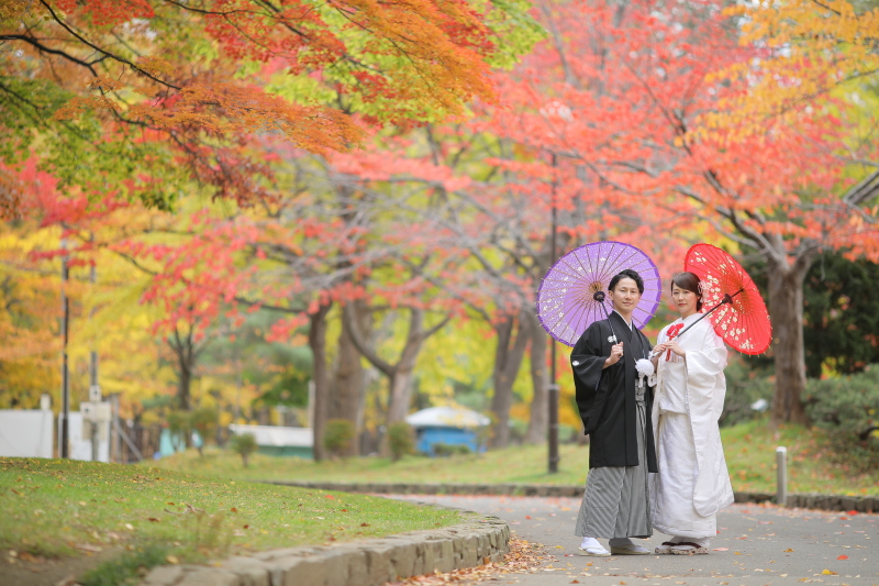 紅葉をバックに✿