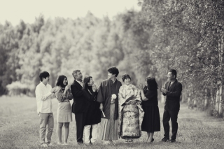 家族や友人と一緒にフォトウェディング！