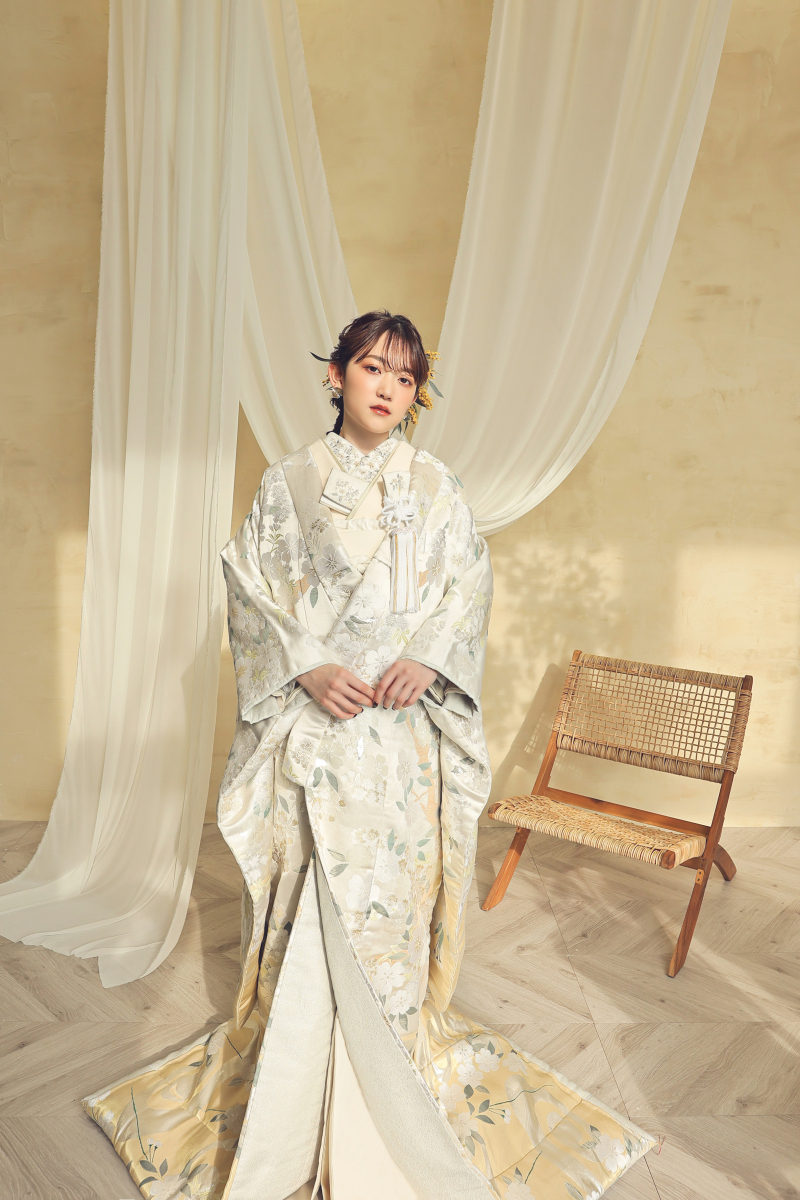 石栗写真館札幌店_色打掛・着物が豊富